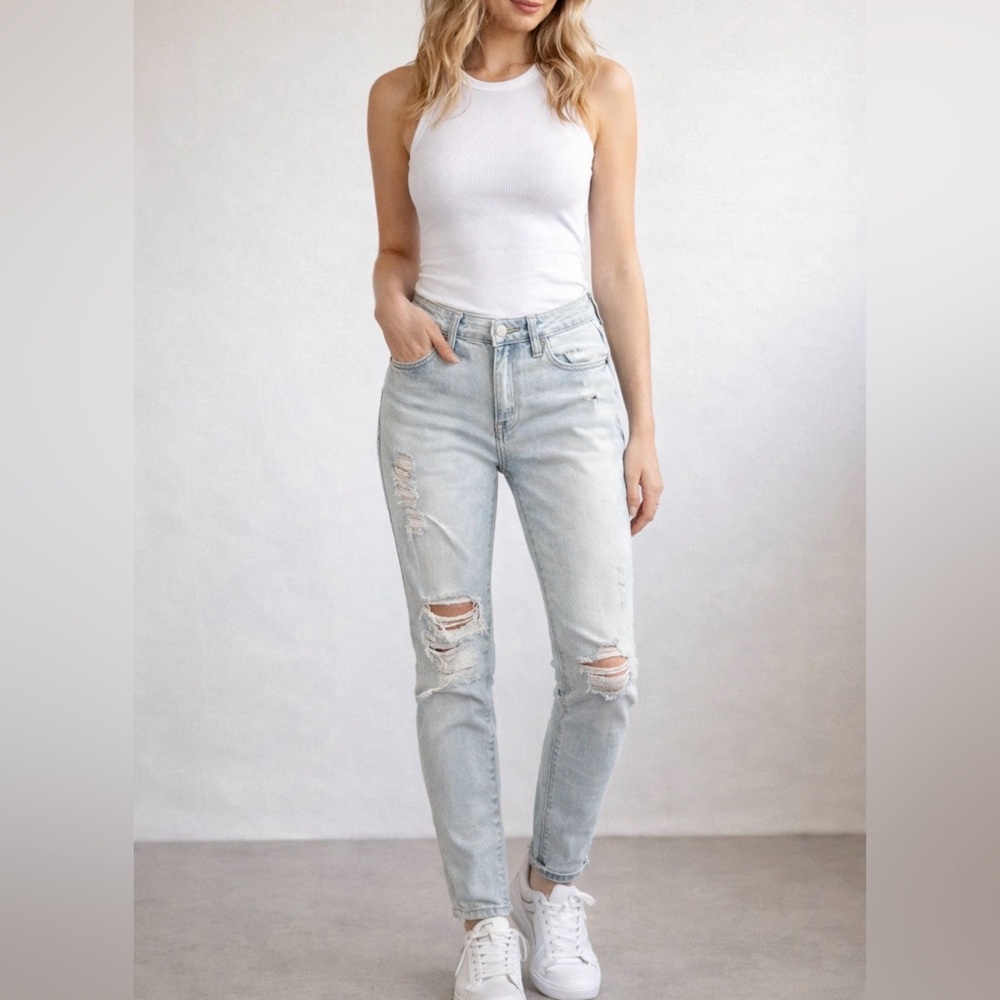 American Eagle Distressed Light Blue Women's Jeans Size 2  26”Wx 30”L